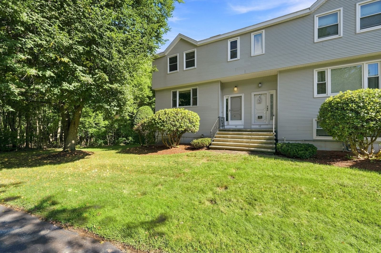 Property at 43 Villa Roma Dr #43, Tewksbury, MA 01876