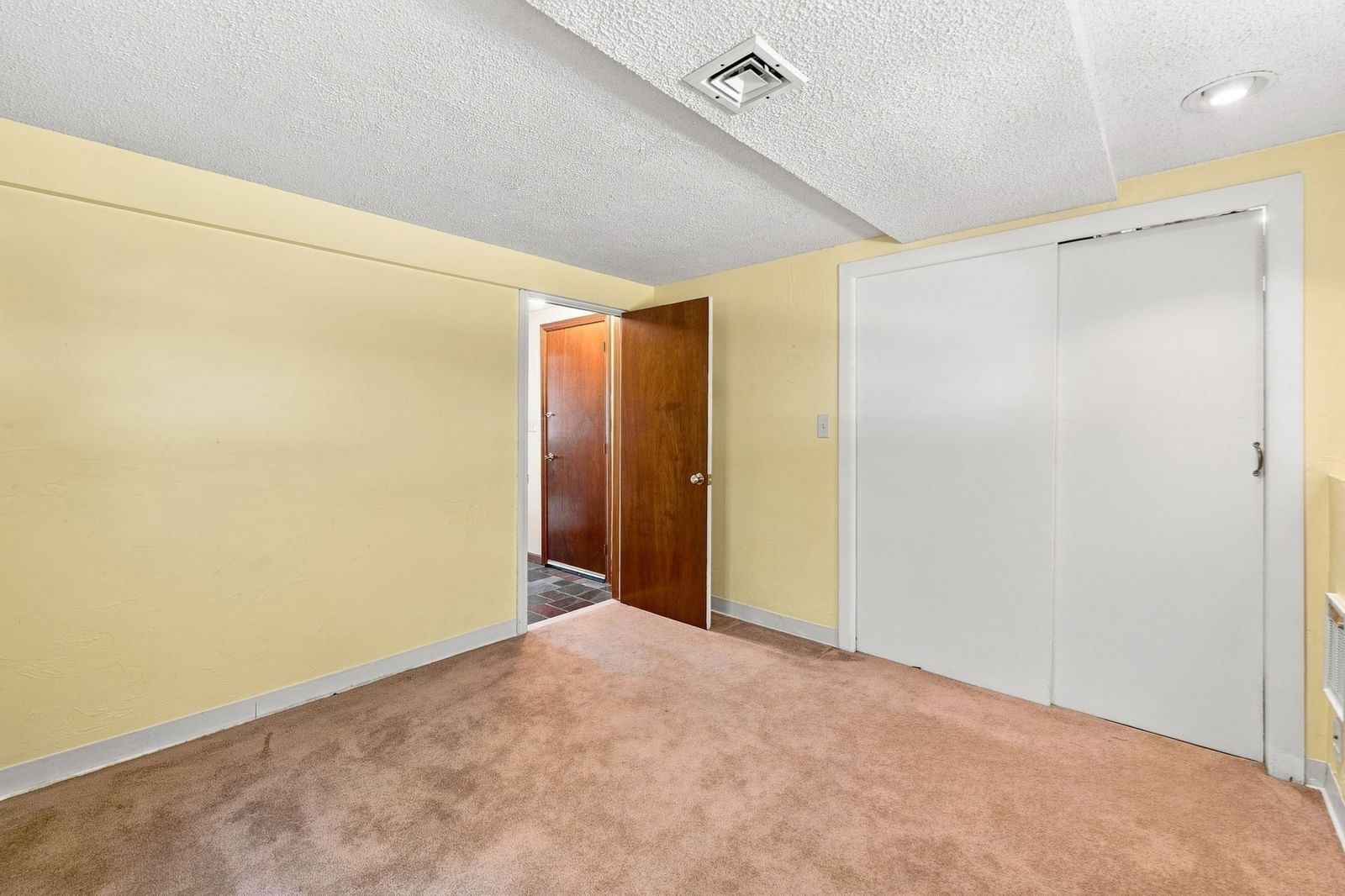 43 Villa Roma Dr #43 Tewksbury — Photo 7 of 42