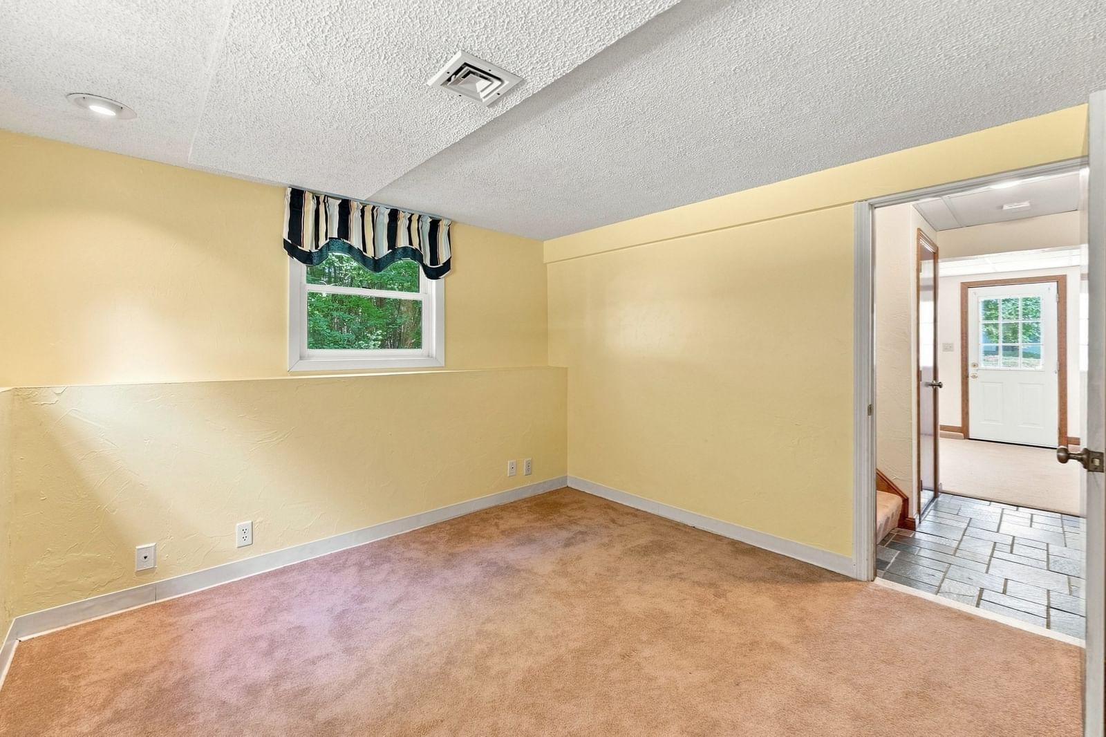 43 Villa Roma Dr #43 Tewksbury — Photo 8 of 42