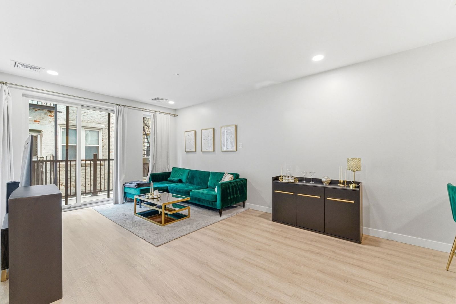 157 Chestnut #203 Chelsea — Photo 5 of 28