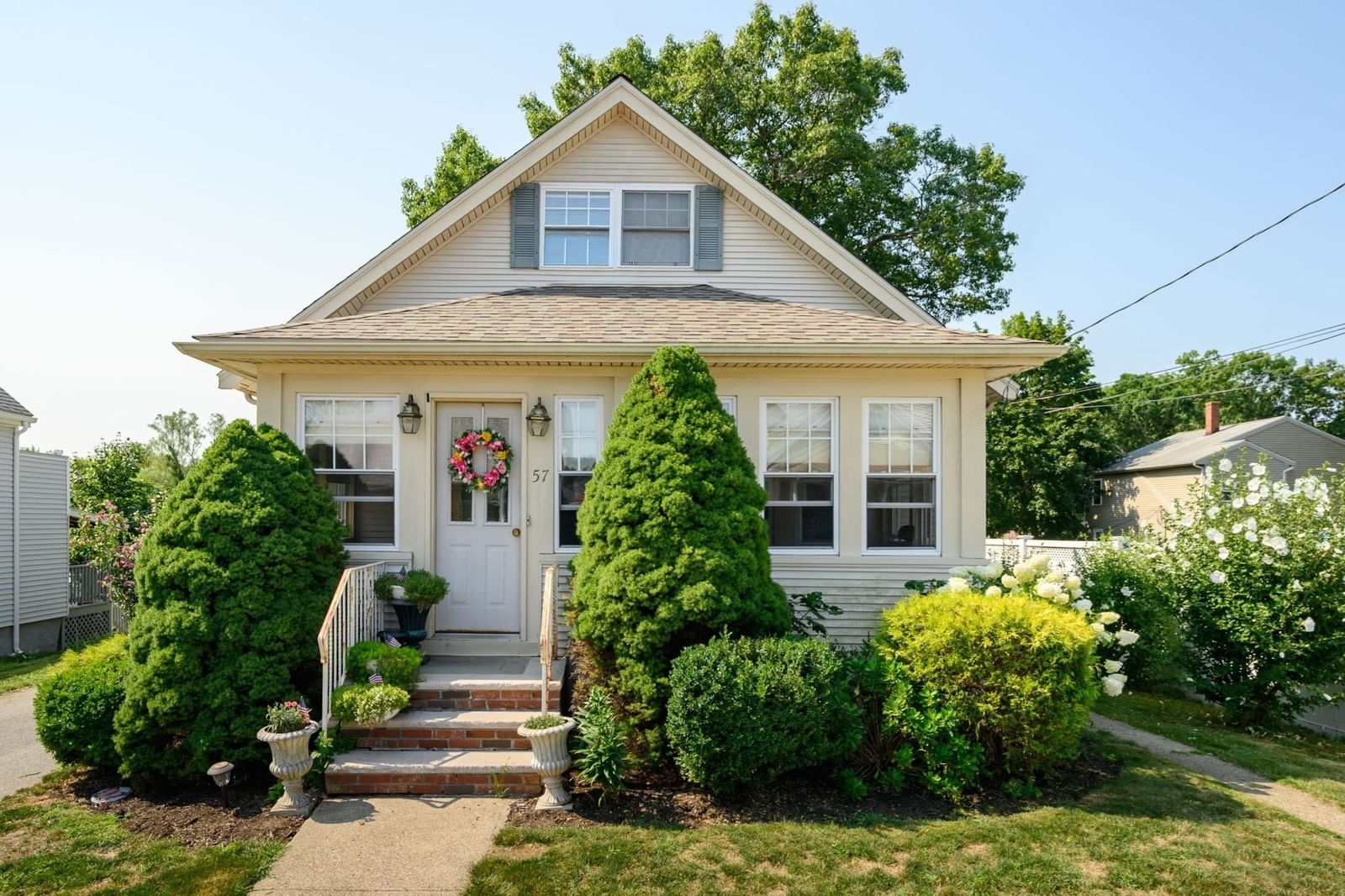 57 Columbus Ave Braintree — Photo 1 of 28