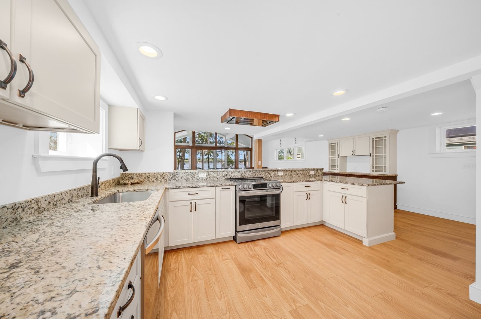 22 Lake Attitash Rd Amesbury — Photo 5 of 40