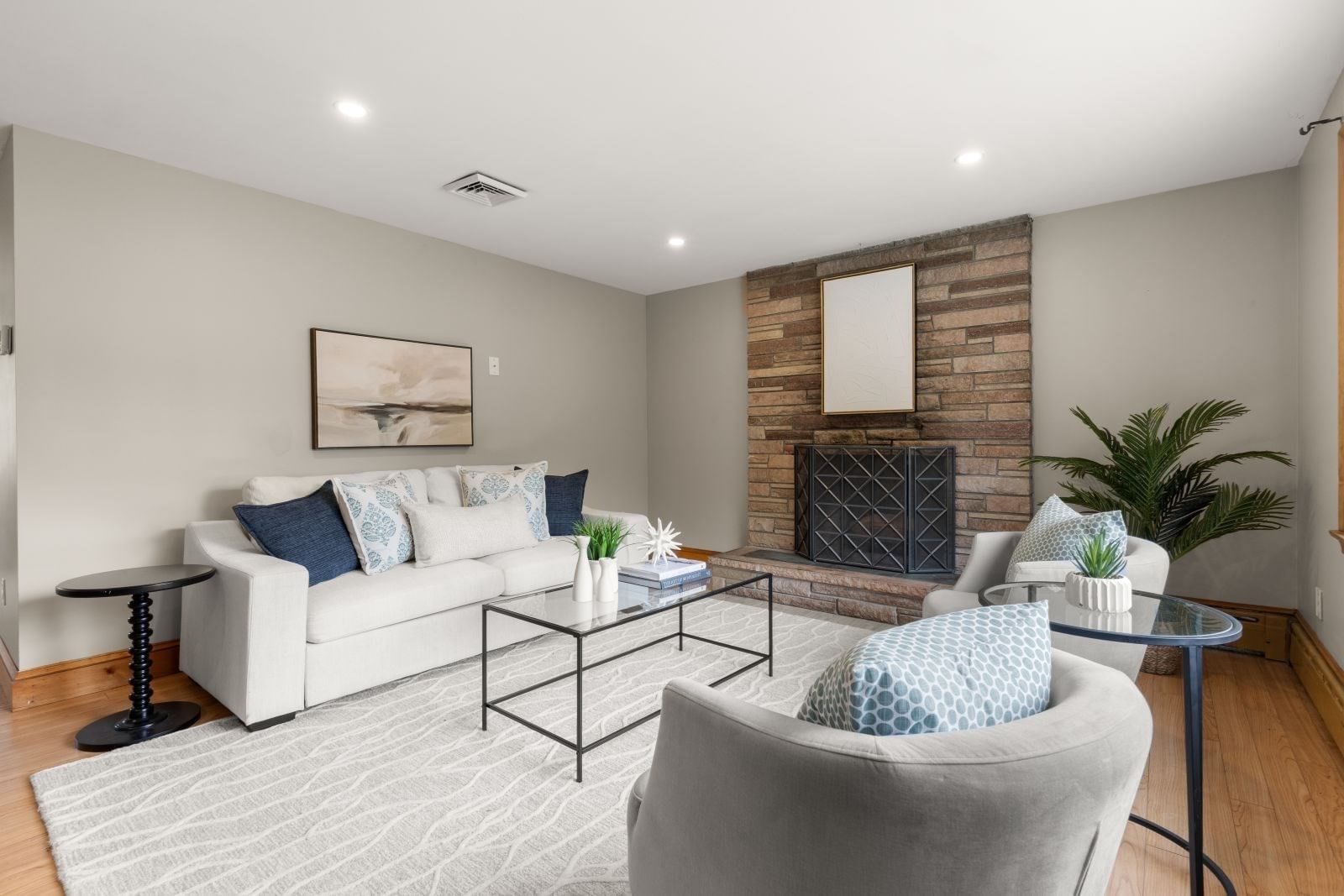 8 Helene St Quincy — Photo 3 of 42