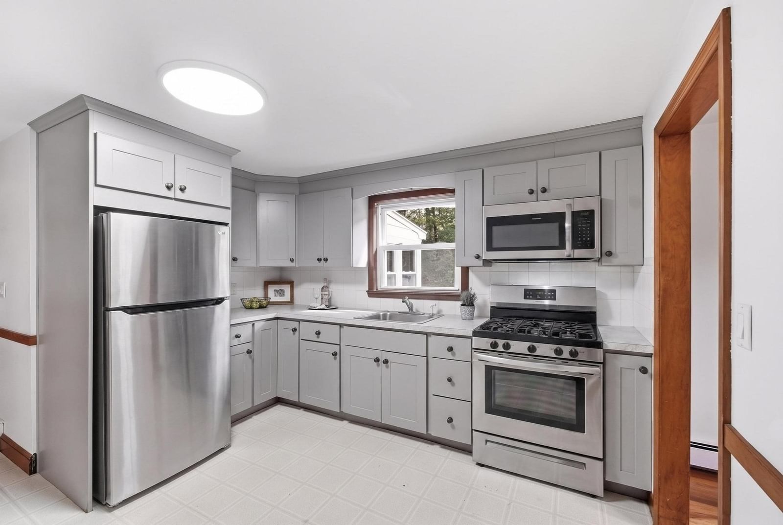 32 Dividence Rd Reading — Photo 14 of 42