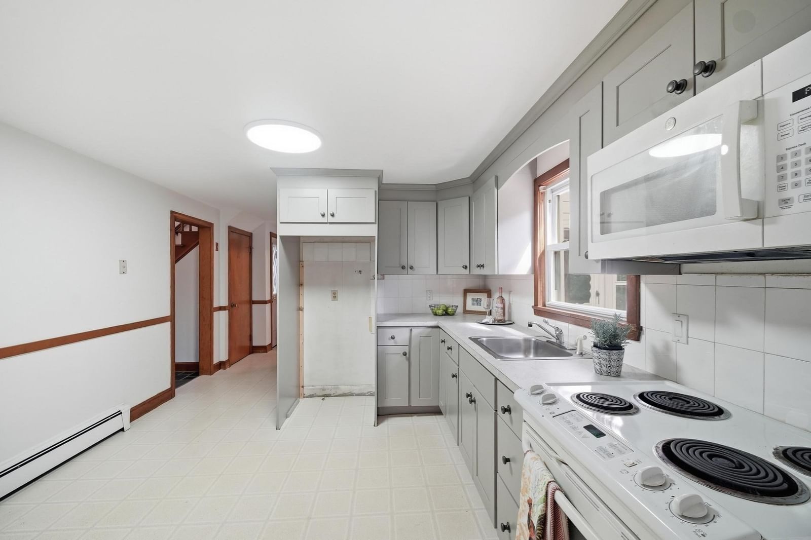 32 Dividence Rd Reading — Photo 16 of 42