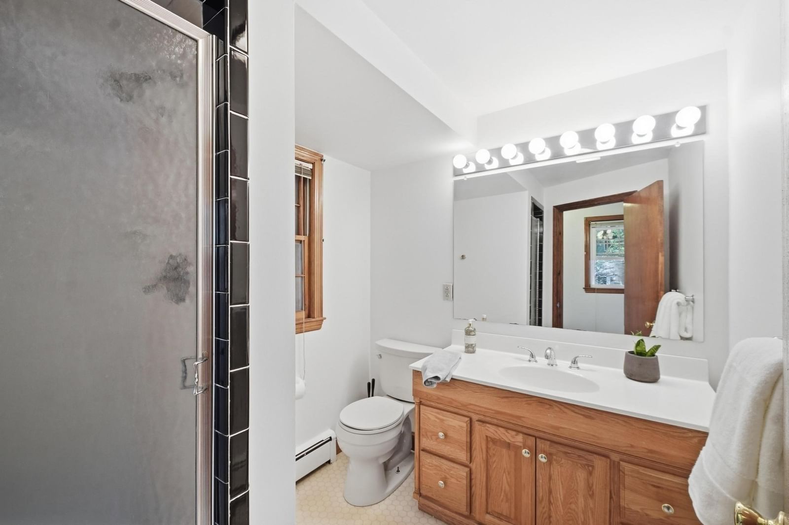 32 Dividence Rd Reading — Photo 17 of 42