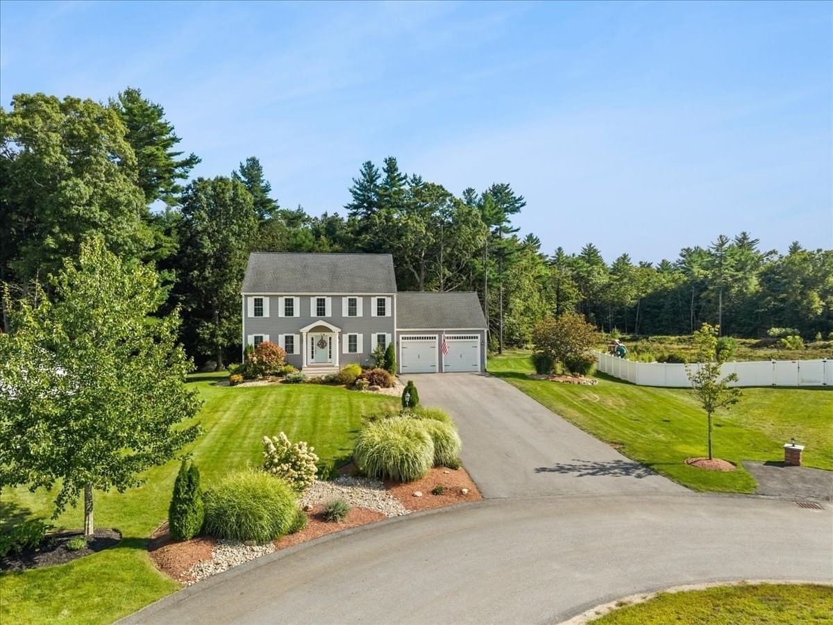32 Pocksha Dr Middleboro — Photo 2 of 41