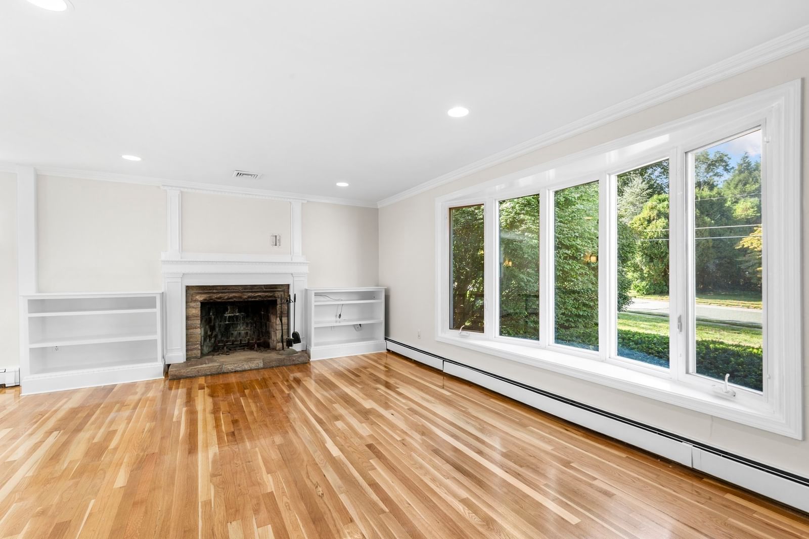 206 Fairview Ave Brockton — Photo 11 of 37