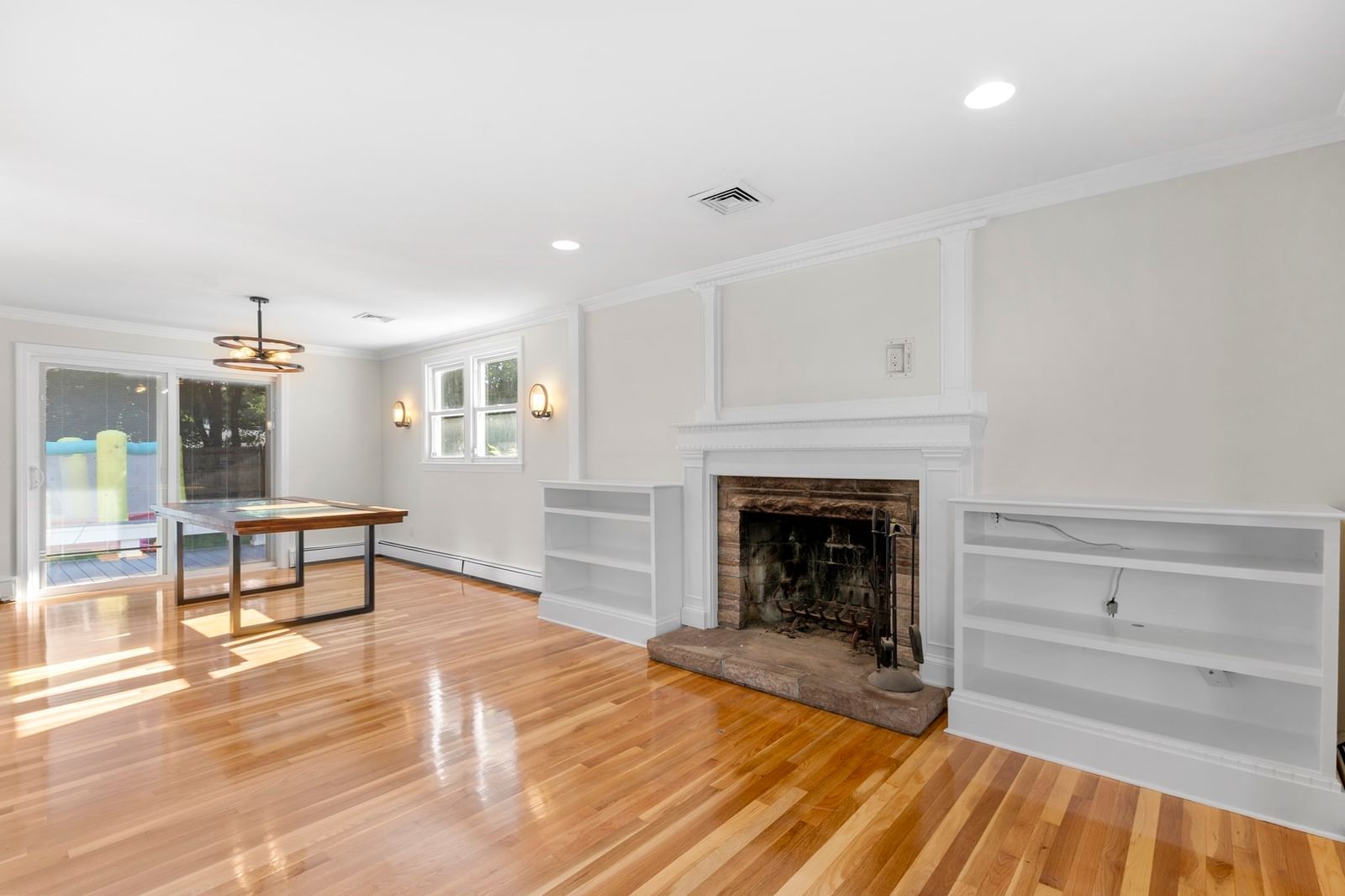 206 Fairview Ave Brockton — Photo 7 of 37
