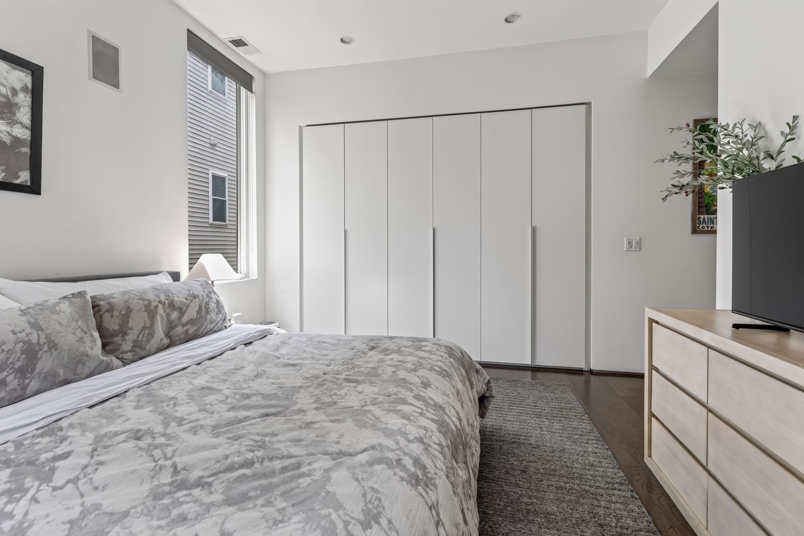 503 East 1st #6 Boston — Photo 23 of 42