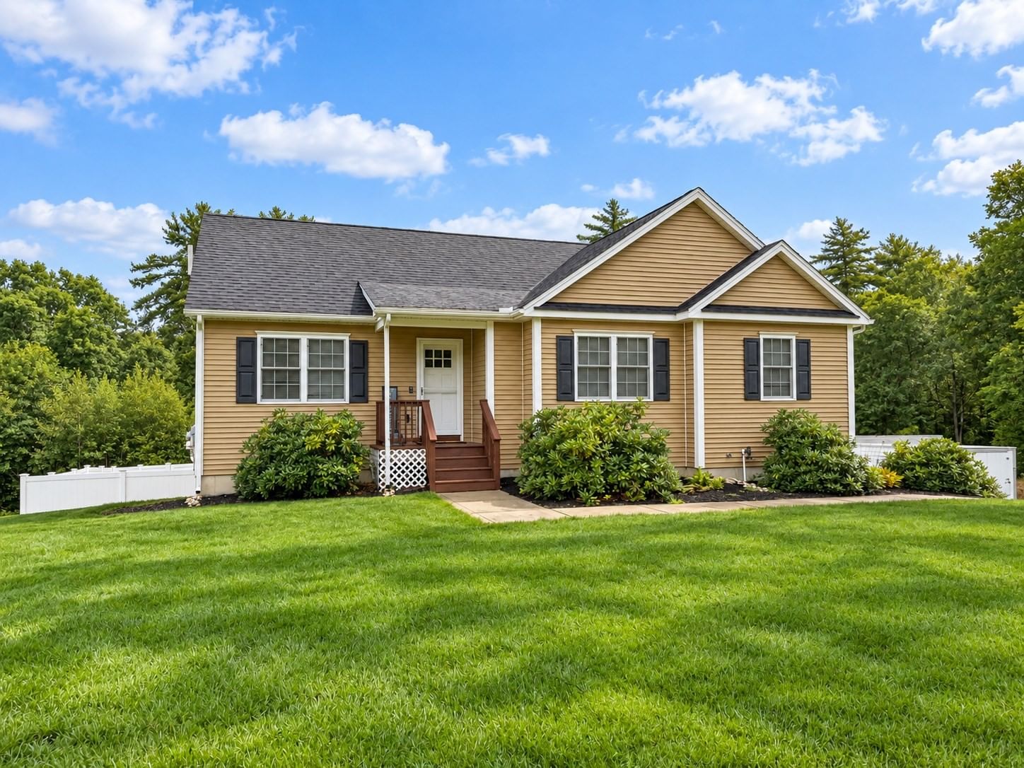 152 Sargent St Belchertown — Photo 1 of 42