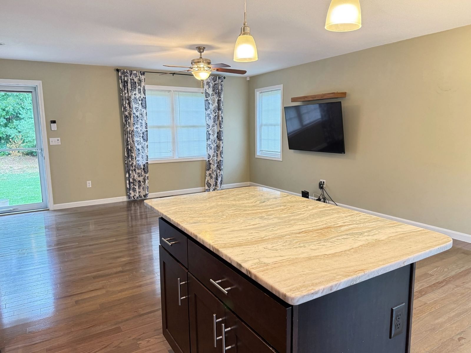 152 Sargent St Belchertown — Photo 16 of 42