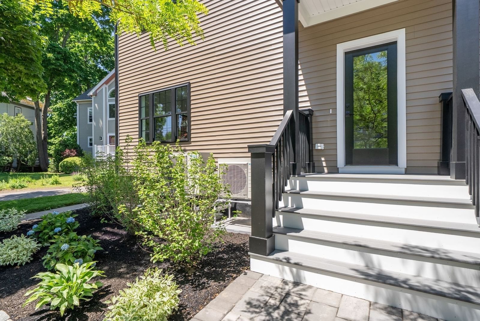 52 Lewis Ave #52 Arlington — Photo 3 of 42