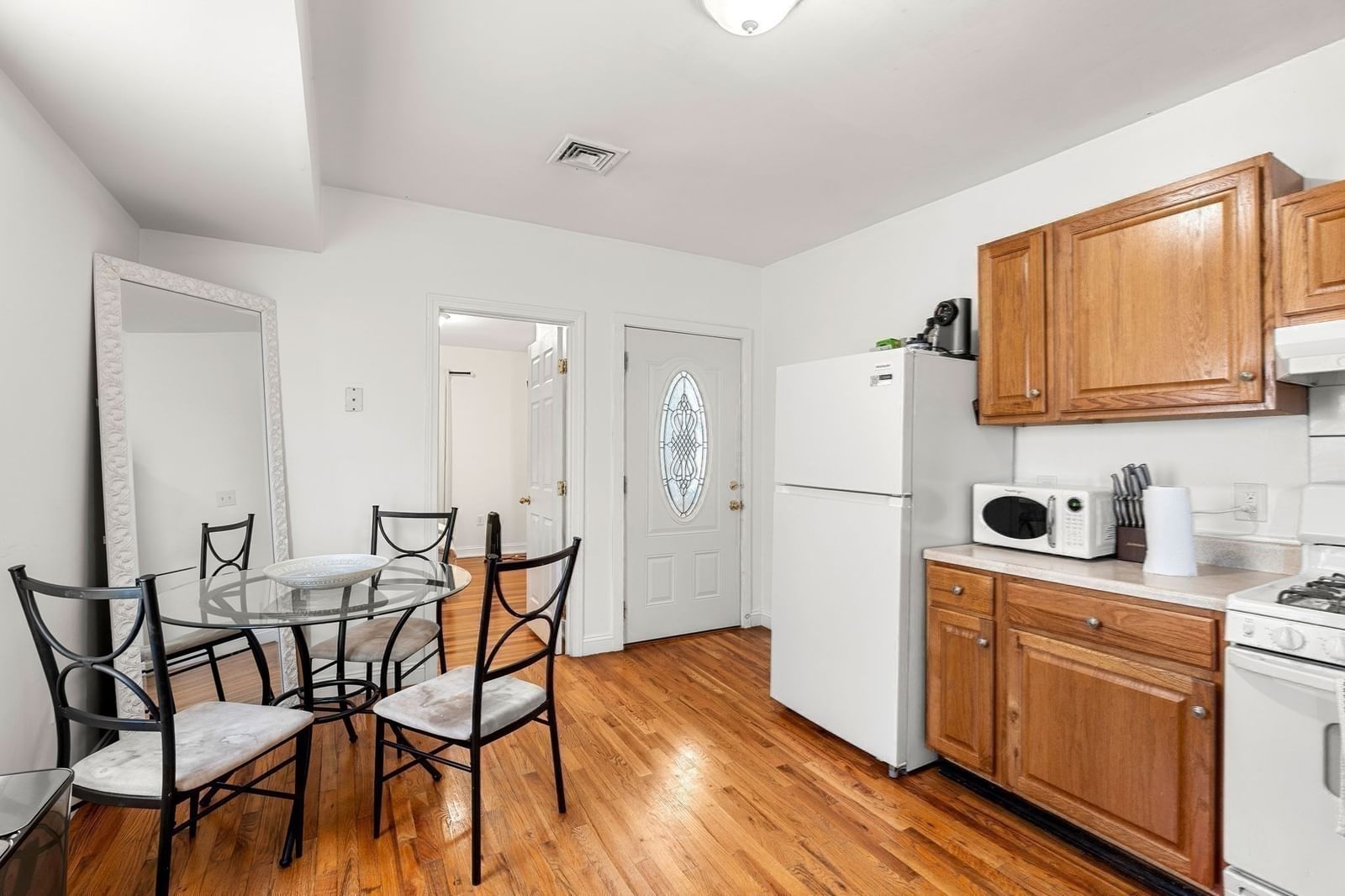 23 Thorndike St Revere — Photo 13 of 24