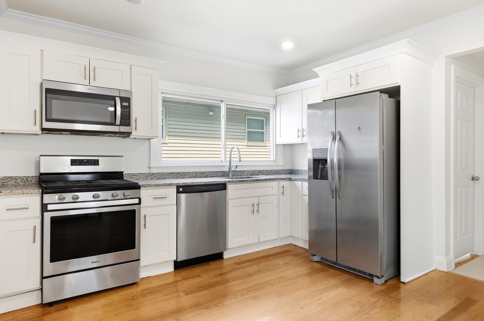 23 Thorndike St Revere — Photo 3 of 24