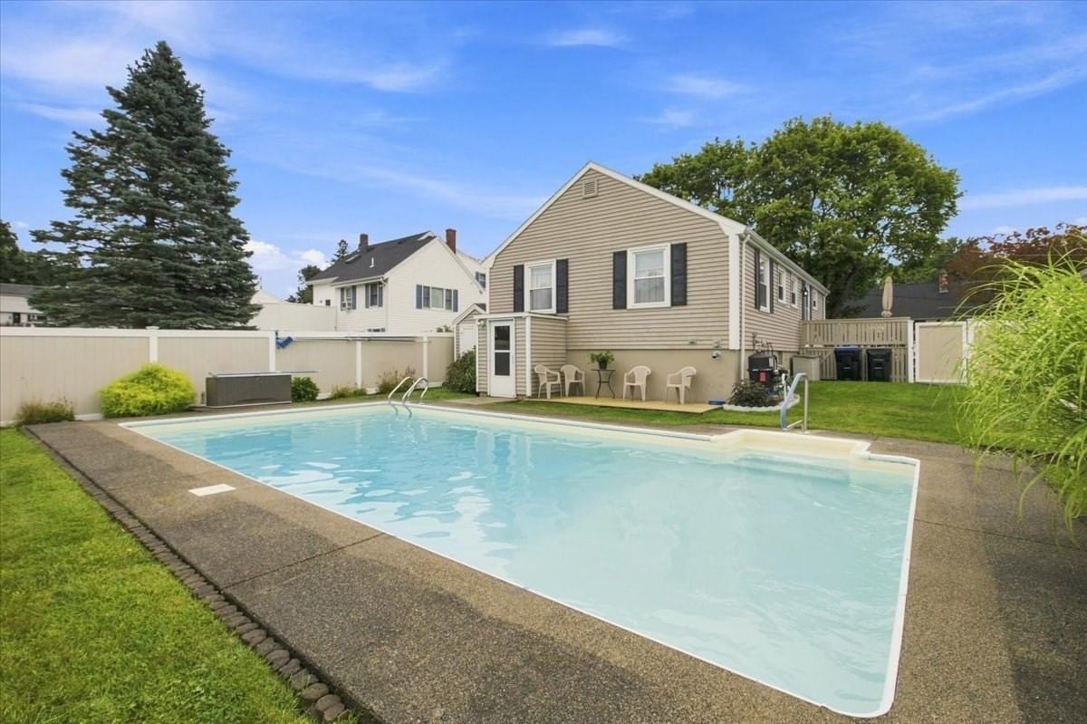 29 Garfield Ave Beverly — Photo 3 of 35