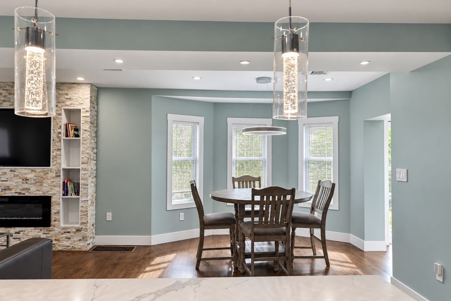 81 Tapley Ave Revere — Photo 3 of 18