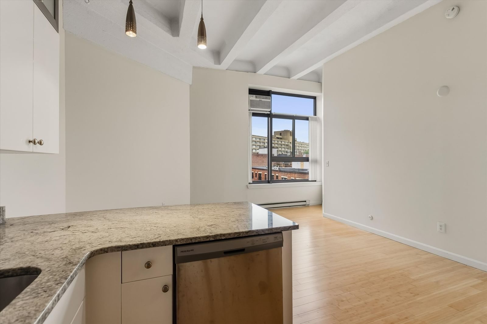 12 Stoneholm Street #524 Boston — Photo 4 of 33