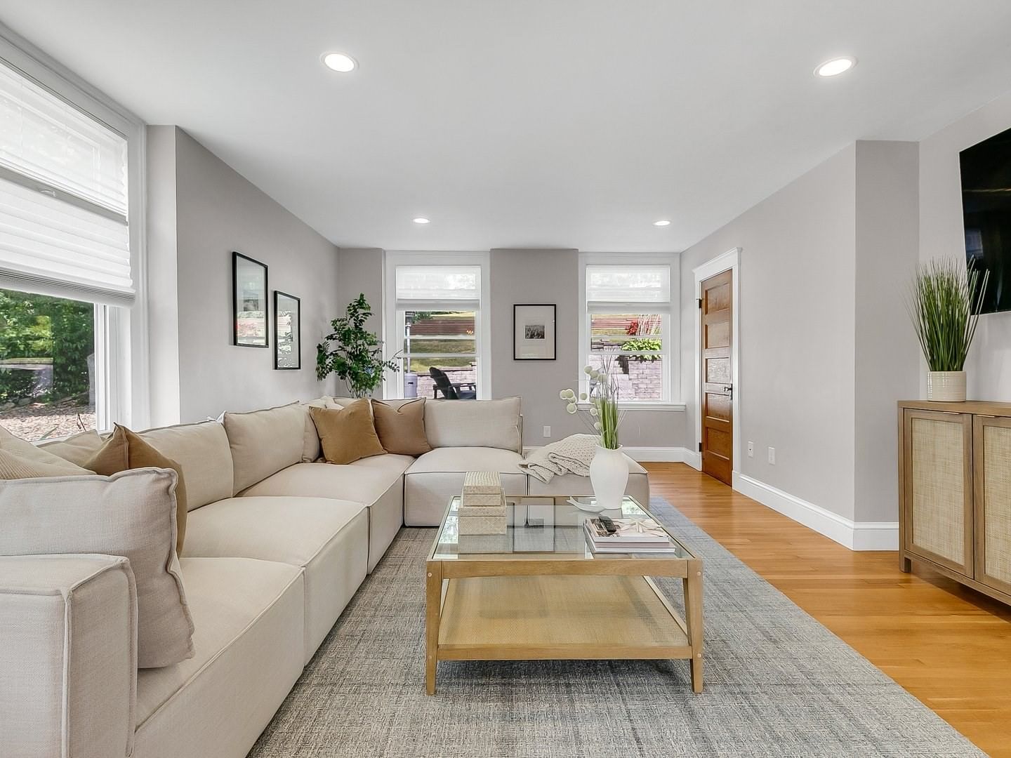 30 Hale St Beverly — Photo 7 of 42