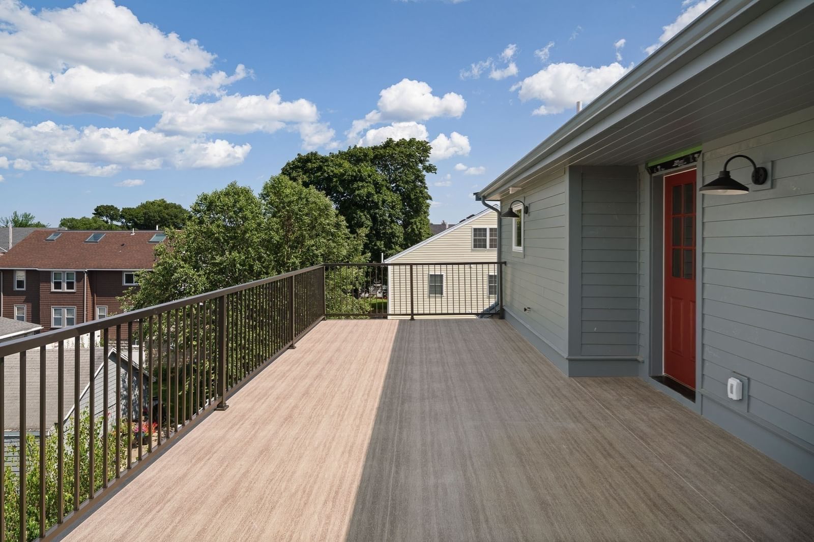 37 Cotting St Medford — Photo 4 of 42