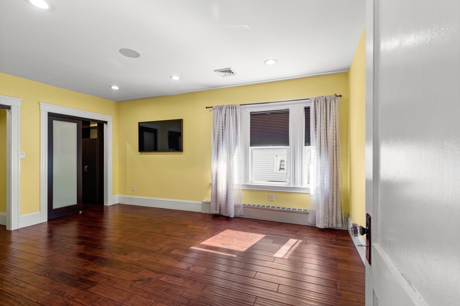 34 Farrington Ave Dedham — Photo 10 of 33