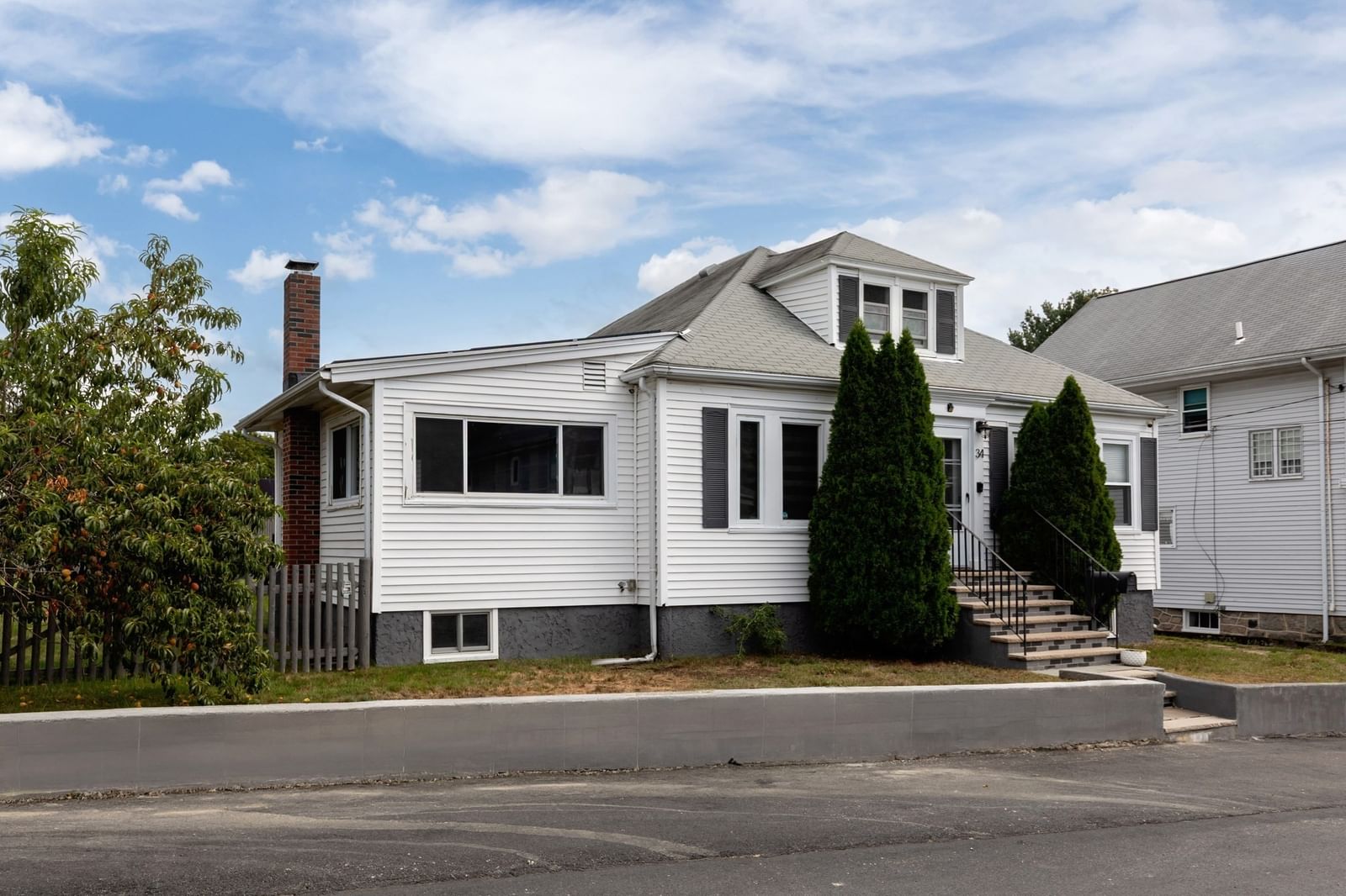 34 Farrington Ave Dedham — Photo 2 of 33
