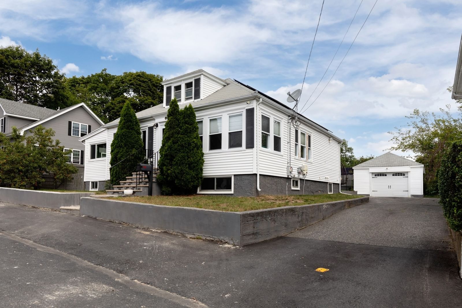 34 Farrington Ave Dedham — Photo 3 of 33