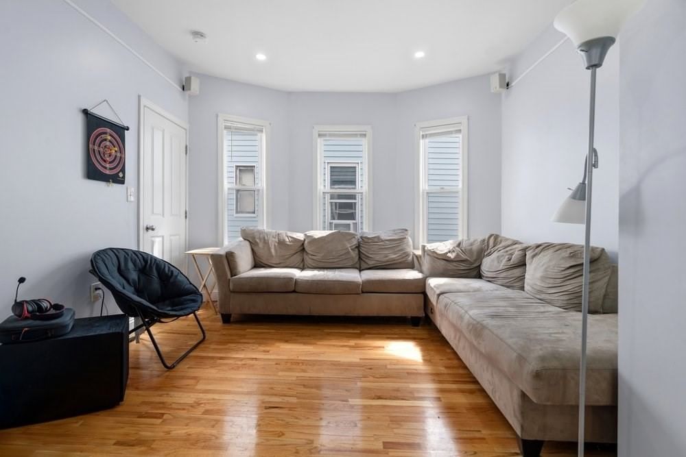 130 Boston St Boston — Photo 17 of 29