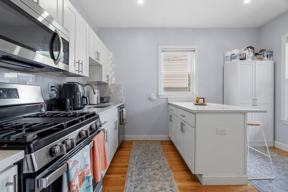 130 Boston St Boston — Photo 3 of 29