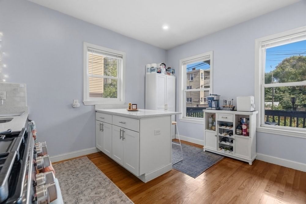 130 Boston St Boston — Photo 4 of 29