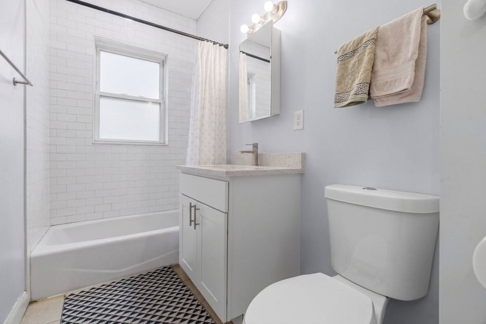 130 Boston St Boston — Photo 9 of 29