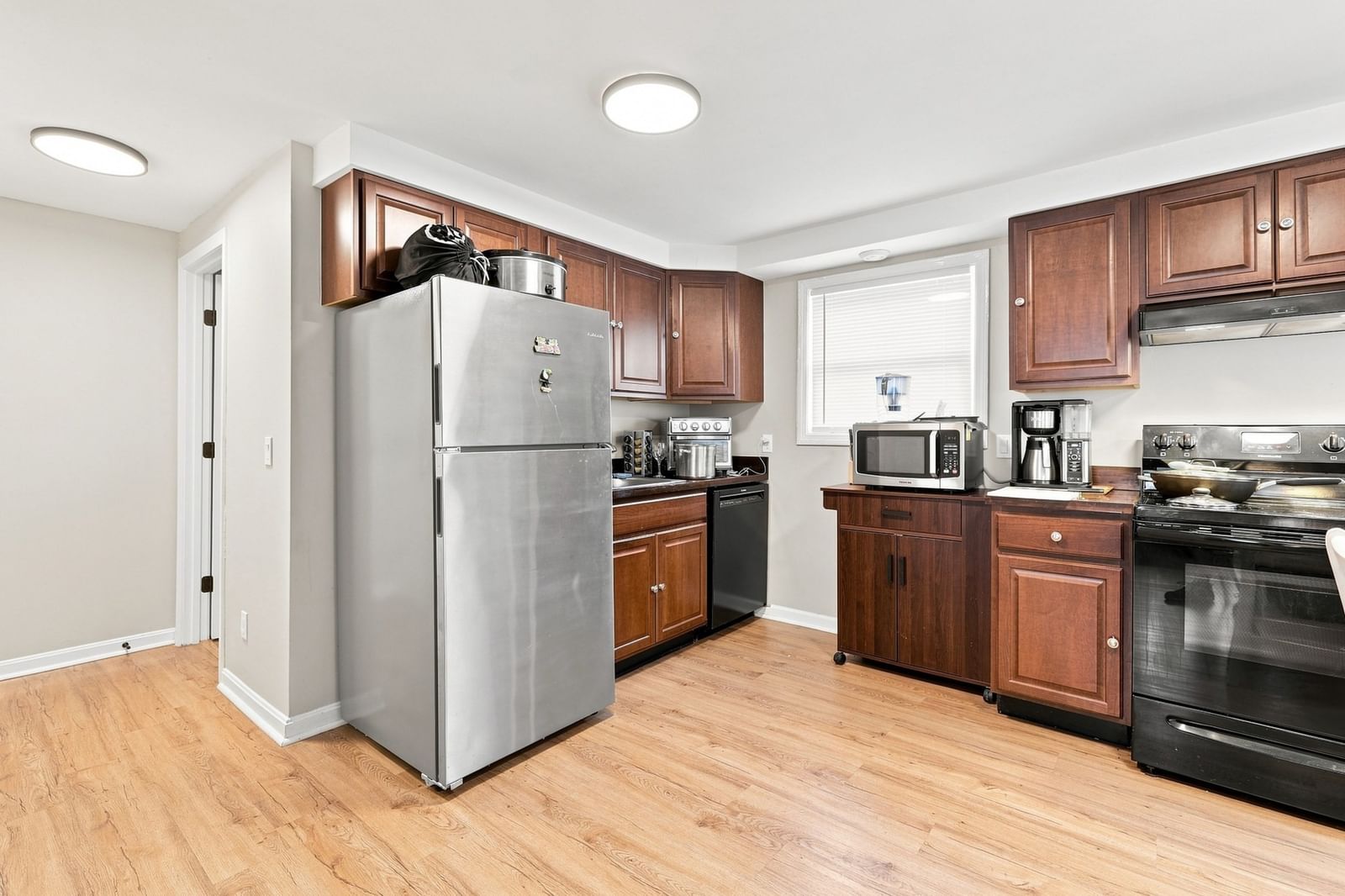 62 N Main St Deerfield — Photo 10 of 40