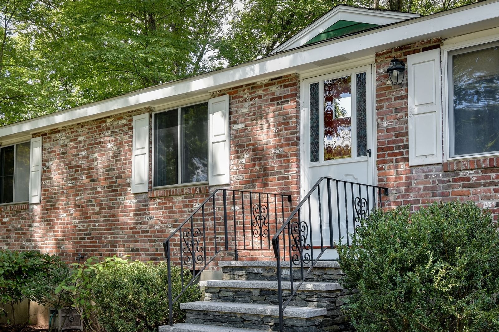 12 Claudette Circle Framingham — Photo 2 of 25