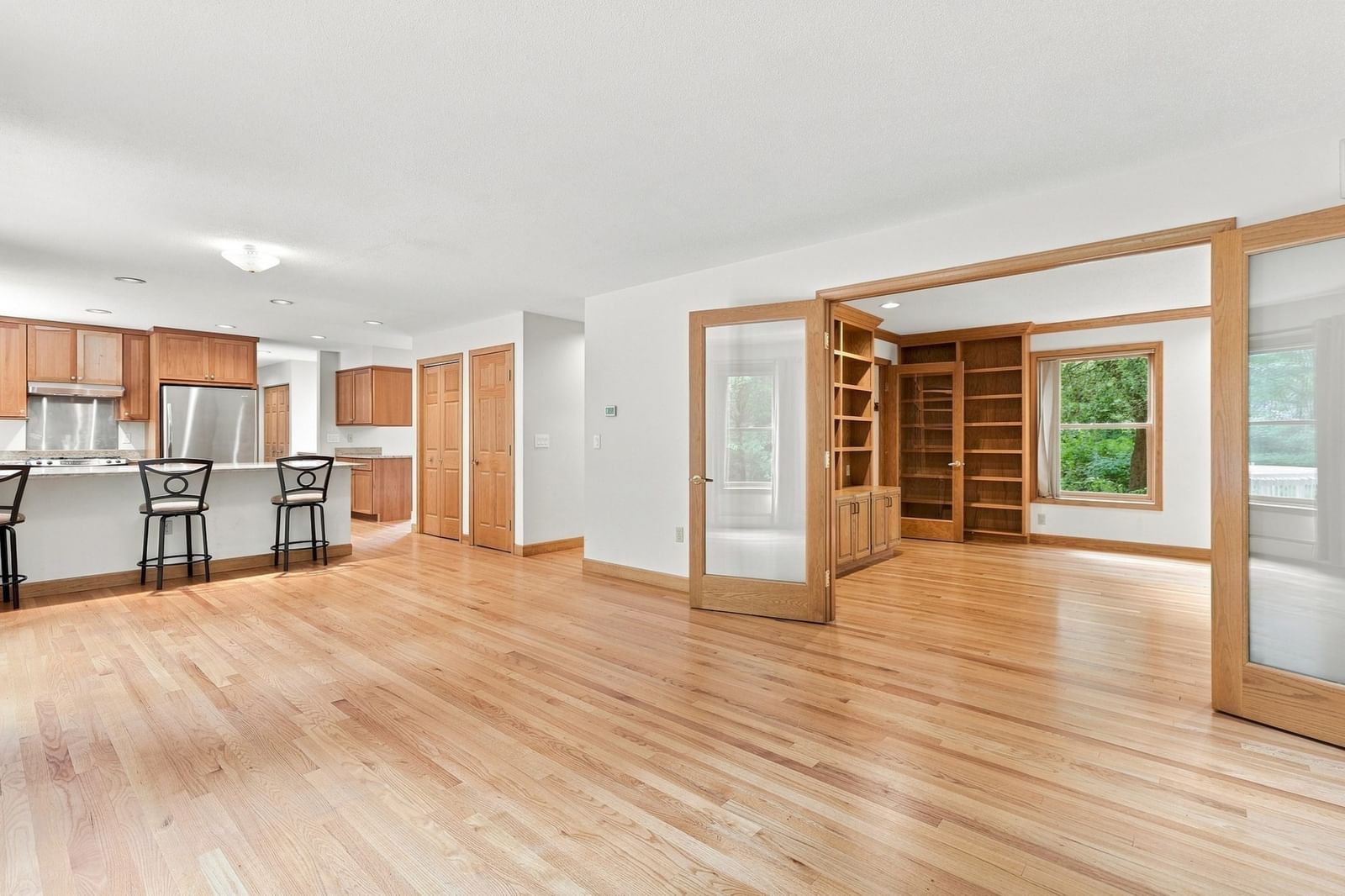 16 Birch Ln Northampton — Photo 10 of 42