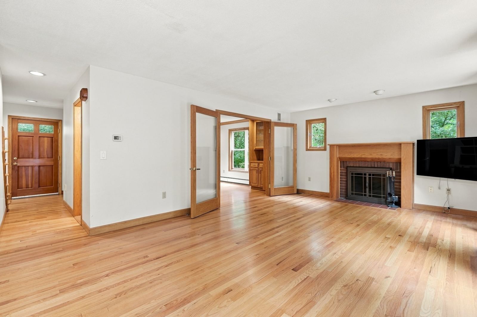 16 Birch Ln Northampton — Photo 13 of 42
