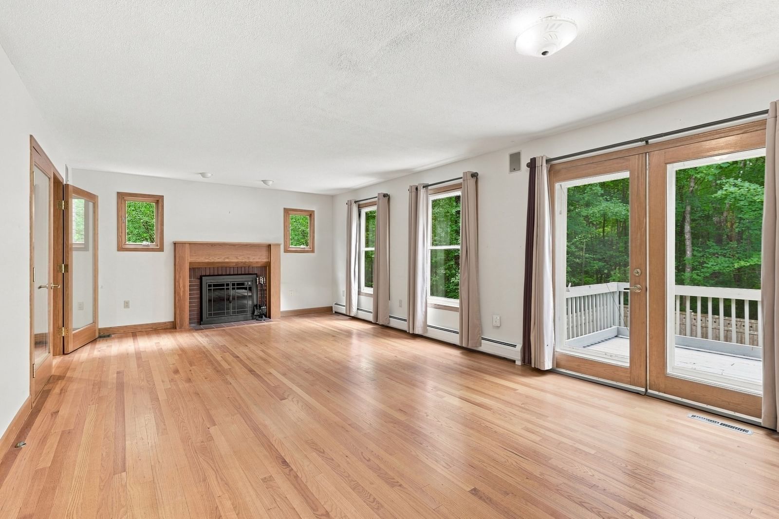 16 Birch Ln Northampton — Photo 15 of 42