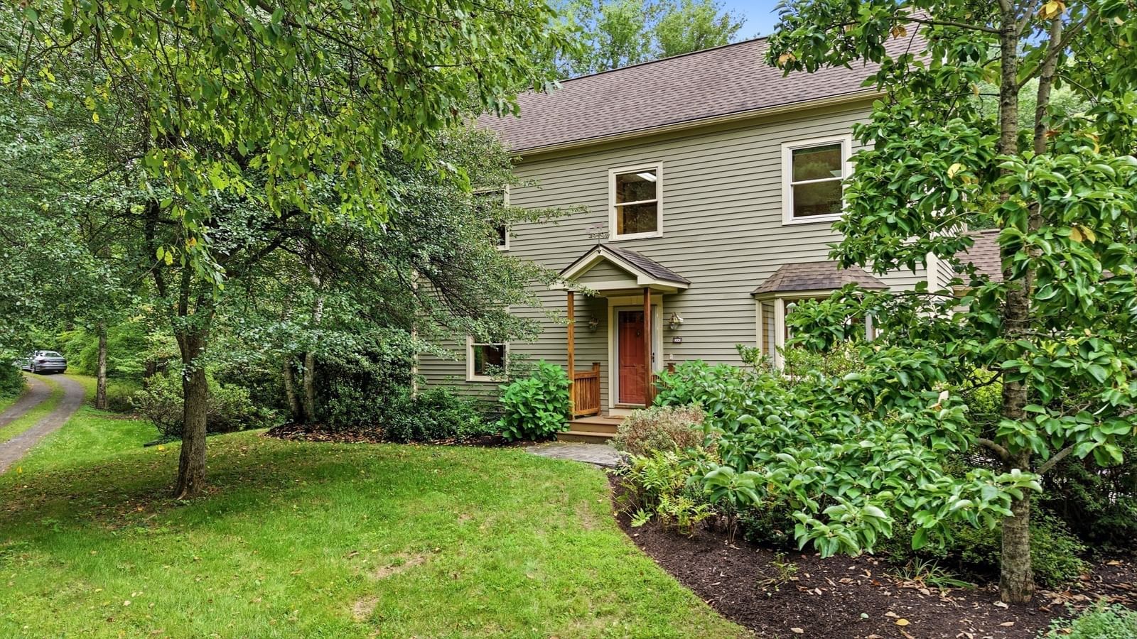 16 Birch Ln Northampton — Photo 4 of 42