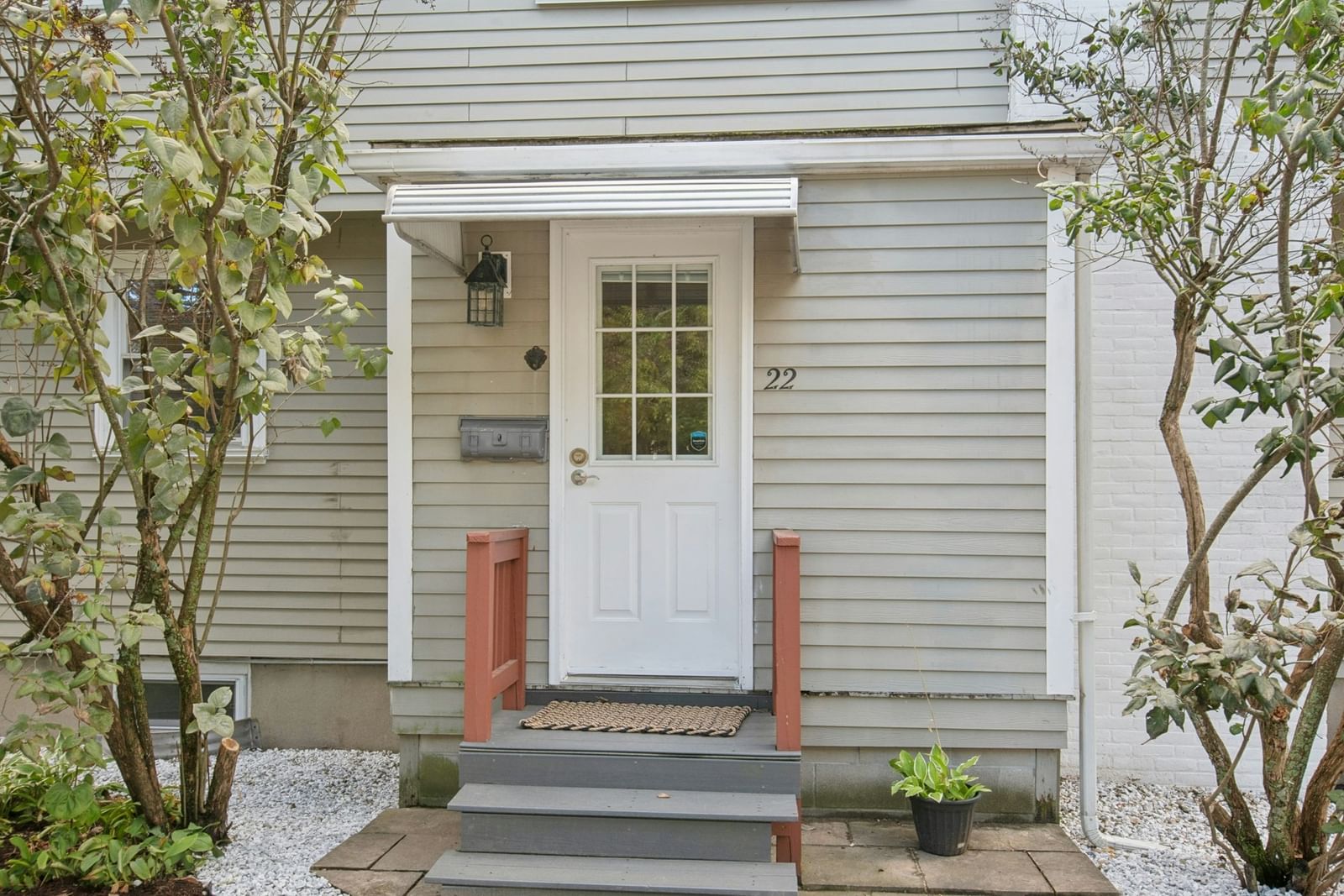 22 Westlund Rd Belmont — Photo 3 of 42