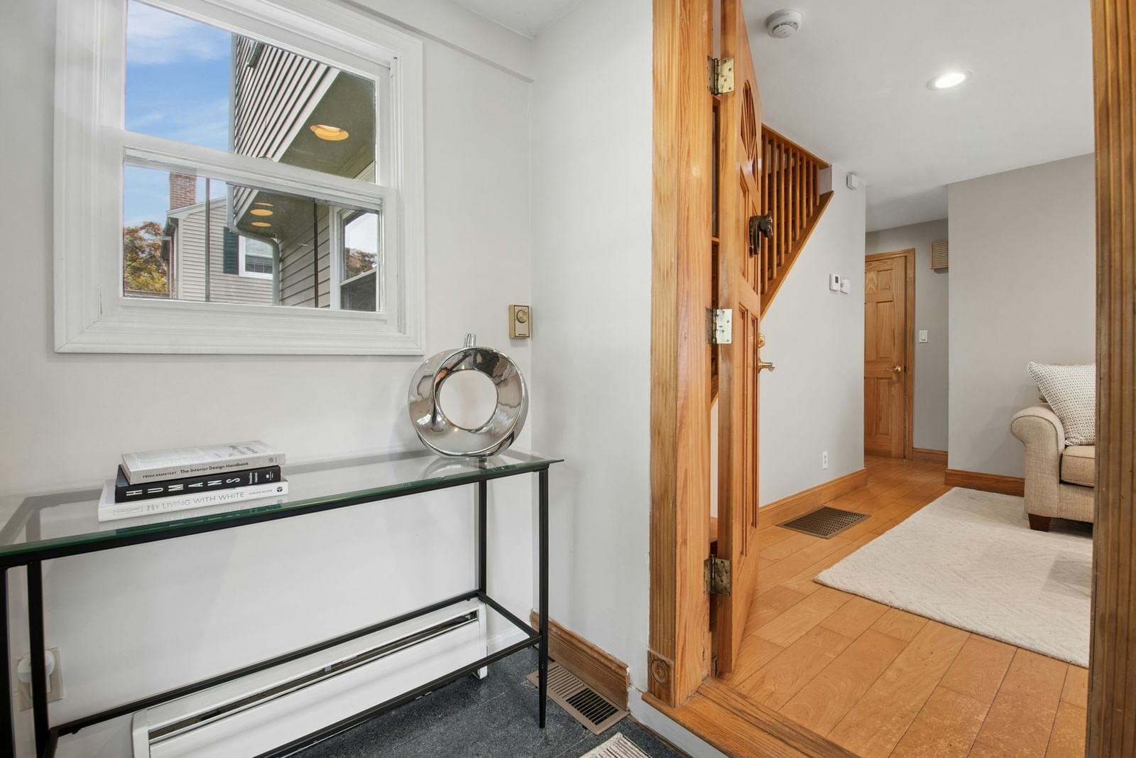 22 Westlund Rd Belmont — Photo 4 of 42