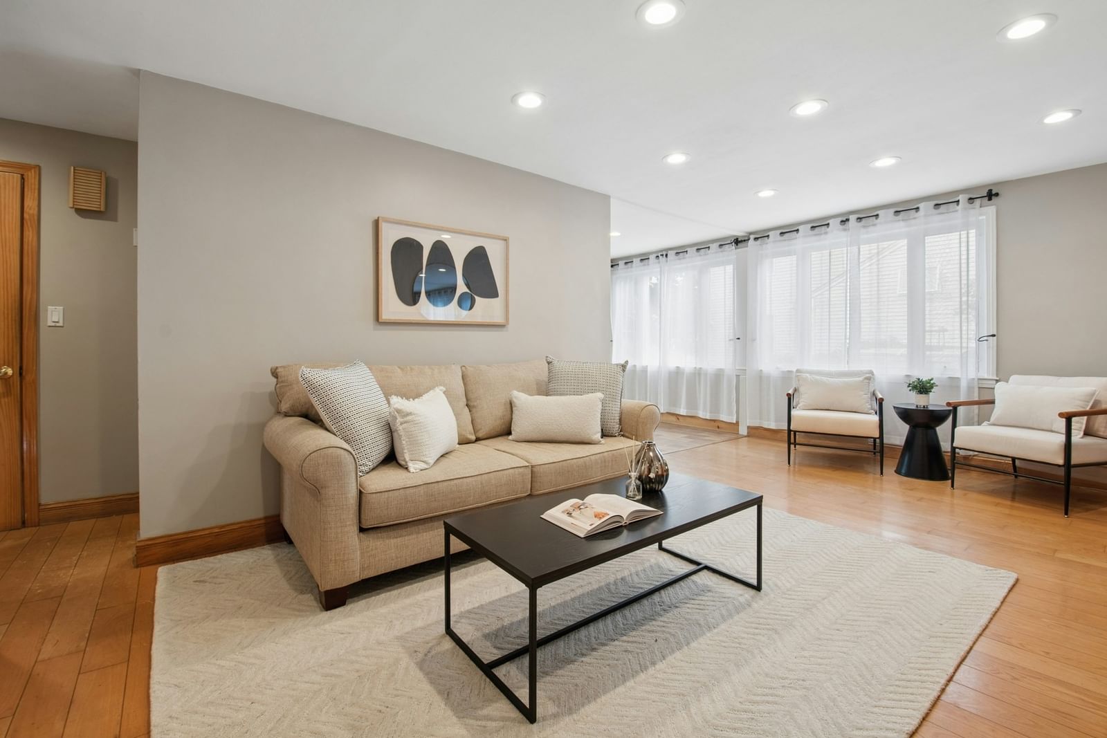 22 Westlund Rd Belmont — Photo 5 of 42