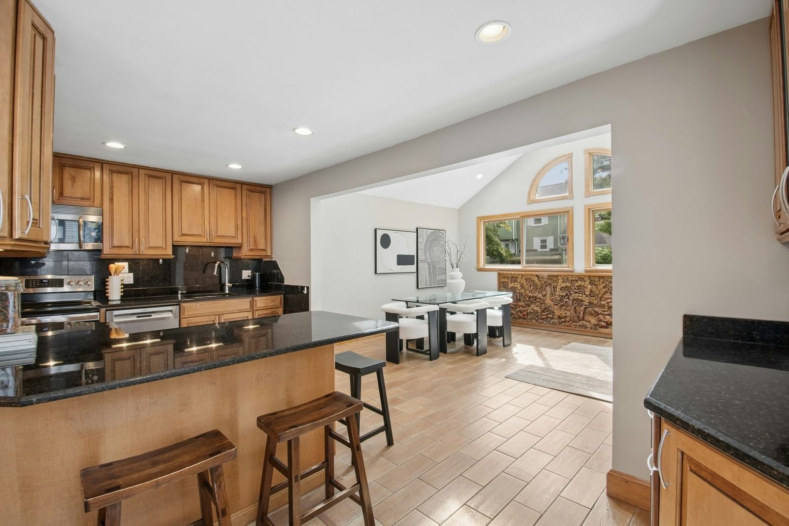 22 Westlund Rd Belmont — Photo 8 of 42