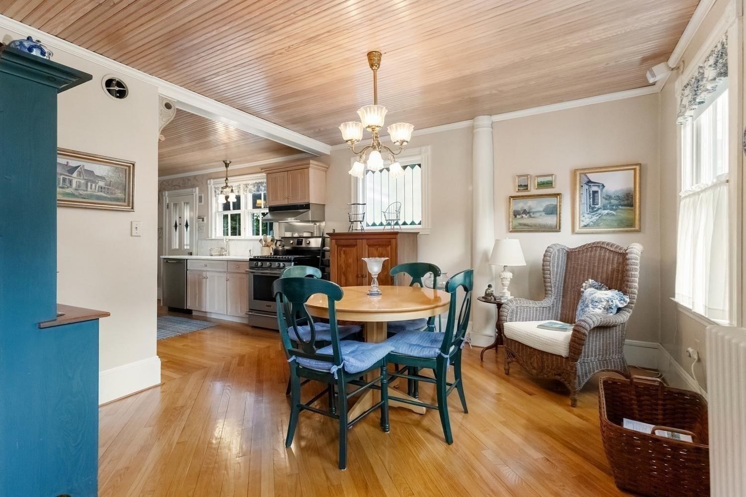 8 Leonard Cir Medford — Photo 17 of 42