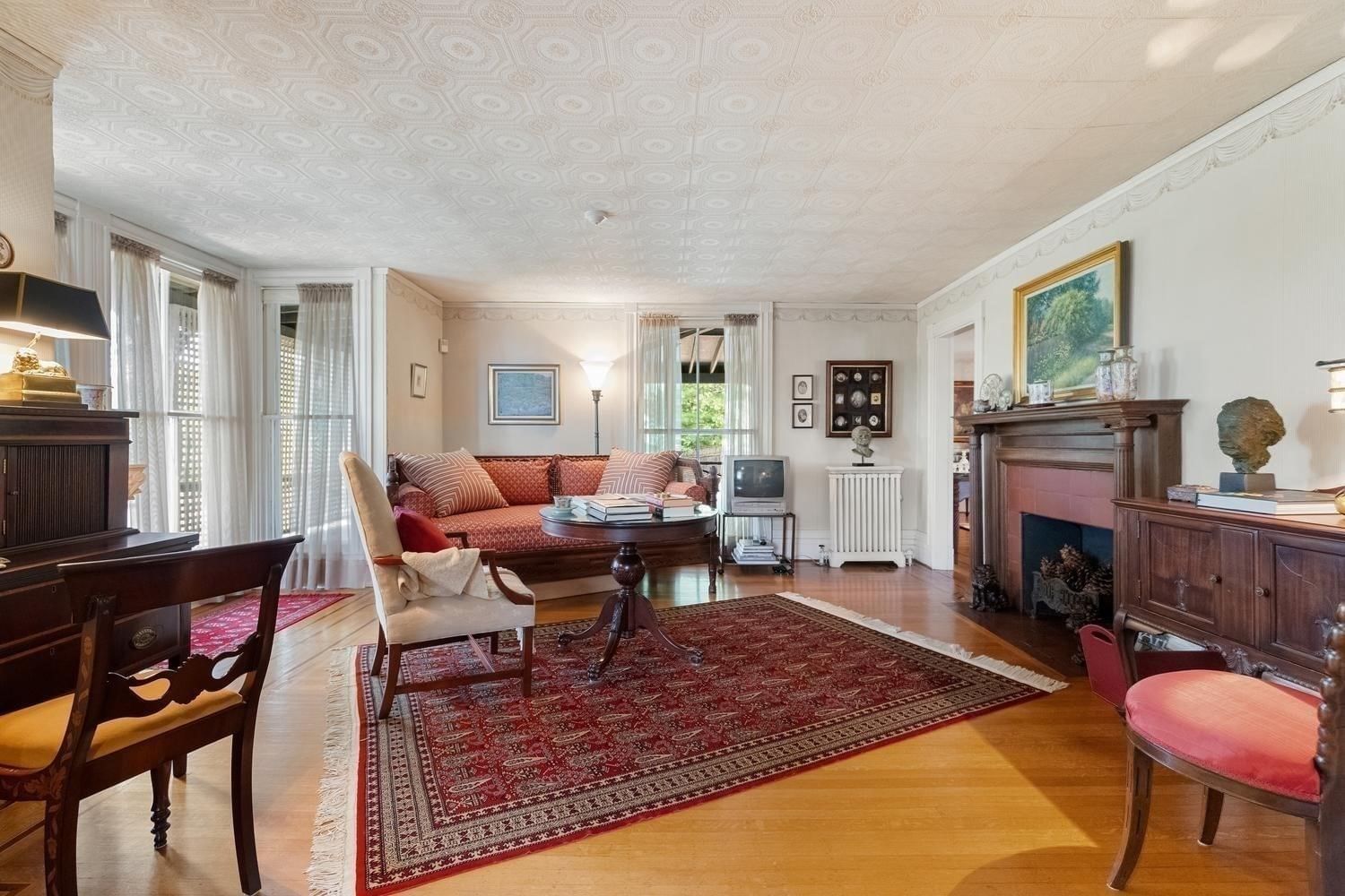 8 Leonard Cir Medford — Photo 8 of 42