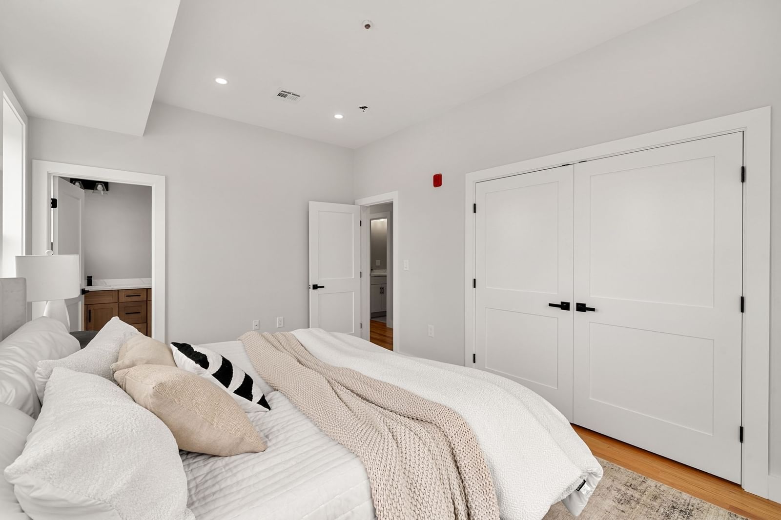 1088 Saratoga St #C Boston — Photo 13 of 22