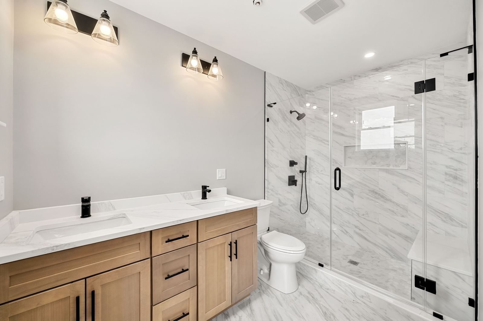 1088 Saratoga St #C Boston — Photo 16 of 22