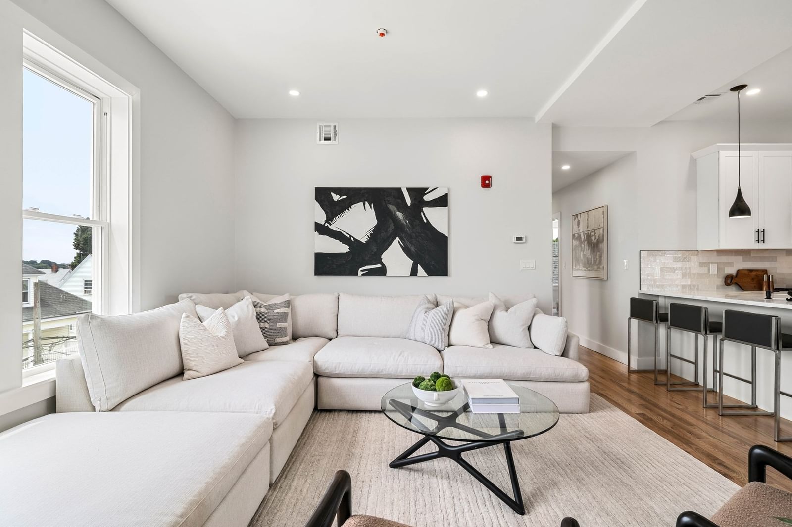 1088 Saratoga St #C Boston — Photo 3 of 22