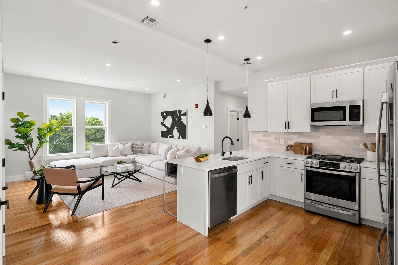 1088 Saratoga St #C Boston — Photo 6 of 22
