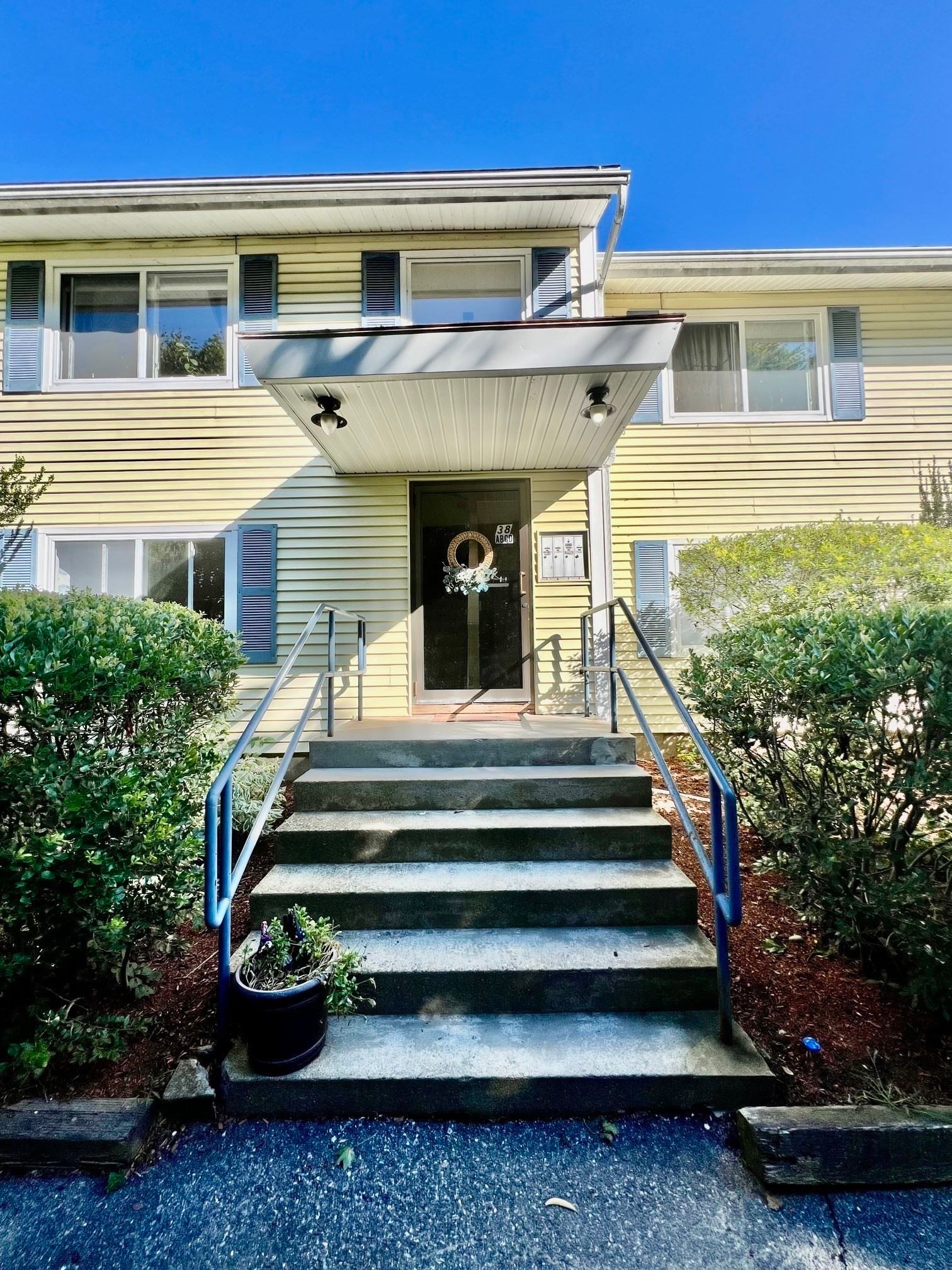 38 Lane Ave #B Clinton — Photo 2 of 31