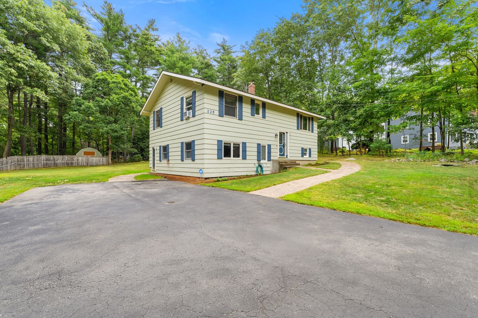 225 Taylor Rd Stow — Photo 2 of 35