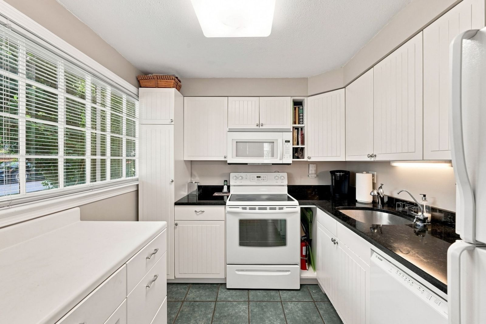 2 Capstan Way #2 Swampscott — Photo 10 of 35